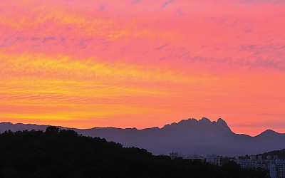 삼각산의 노을