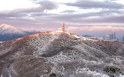 설산의 황혼