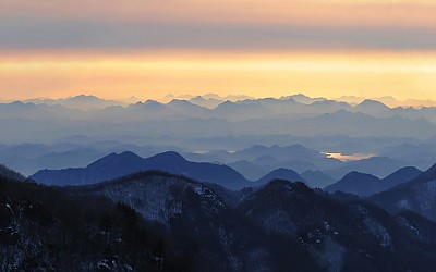 지리산의 여명