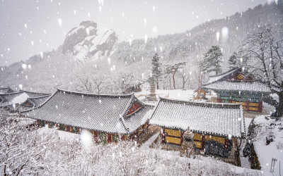 금강산화암사 설경