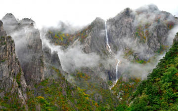 토암성폭포의 가을