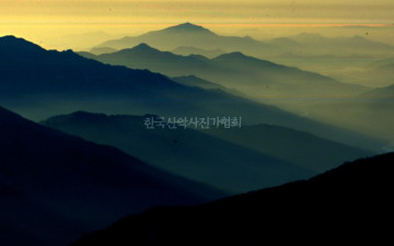 산에서 산을 보다