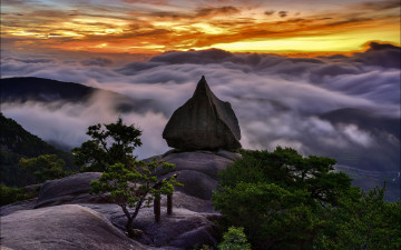 돗대바위의 운해와 여명